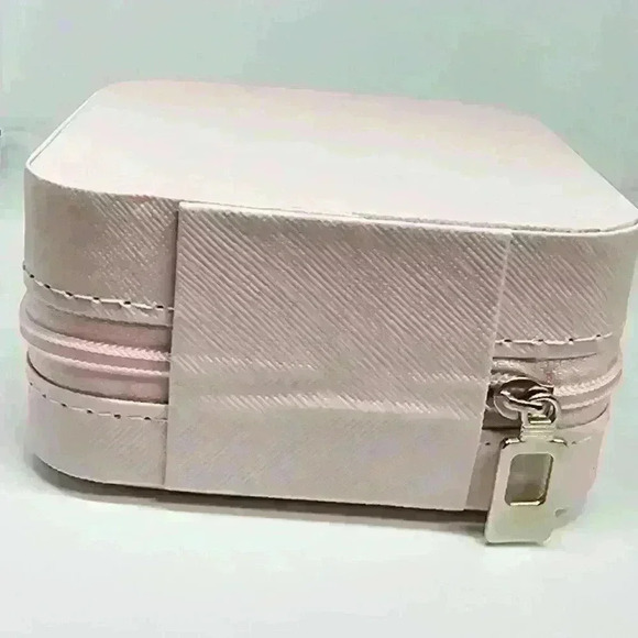 NWOT Square Portable Jewelry Storage Box - Picture 3 of 3
